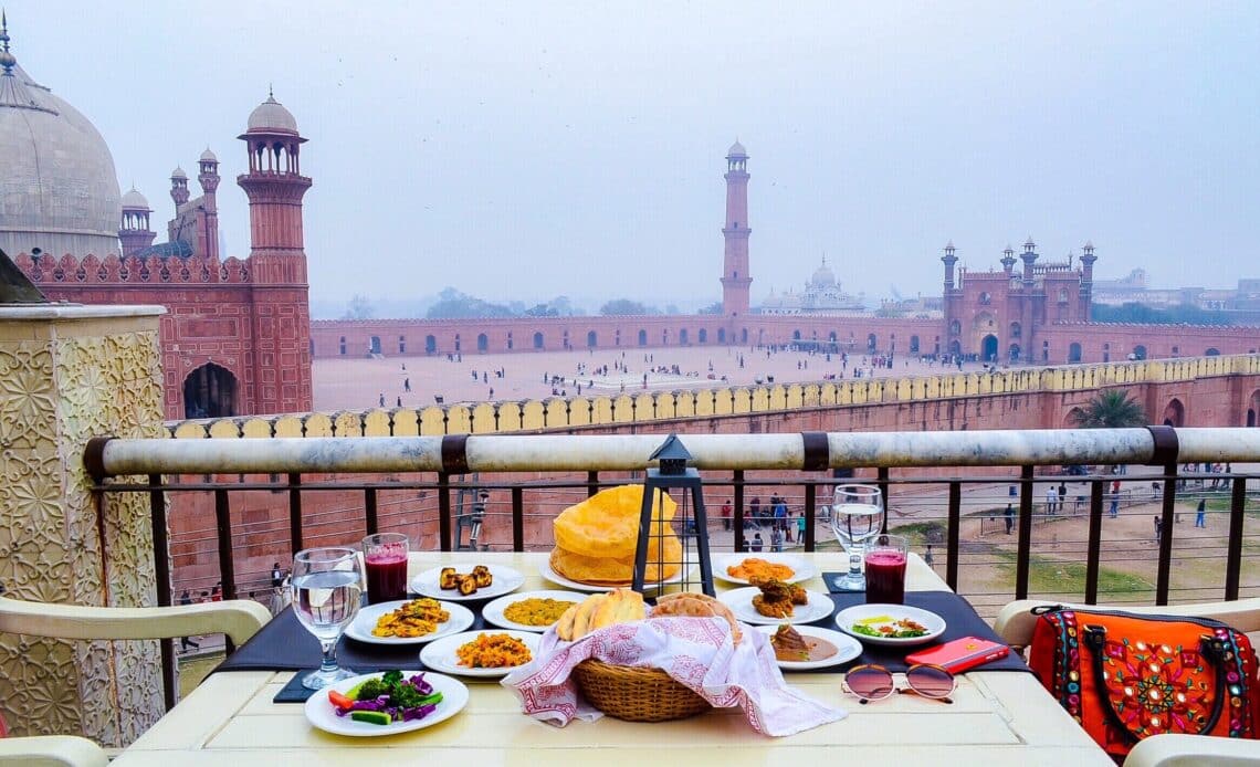 best dating spots in Lahore