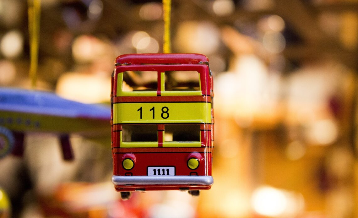 toy car, souvenir, bus-431356.jpg